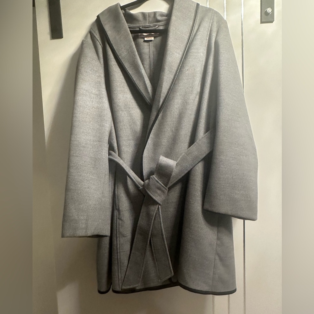 In Every Story 2X Gray Transitions Wrap Coat with Self Tie Belt Black Trim🆕 - Picture 11 of 16